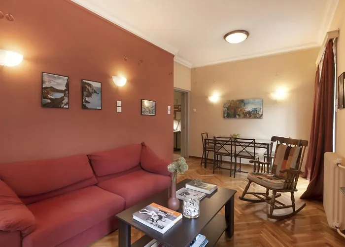 Prime Location 2 Bedroom Apt Next To The Acropolis